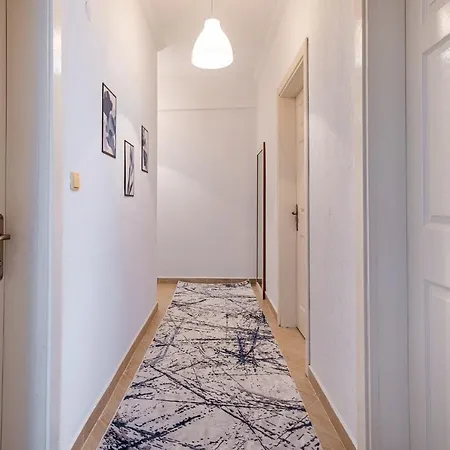 Assos Apart: Havuzlu Sitede Tamami Sizin 2 Oda 1 Salon Daire Apartment *