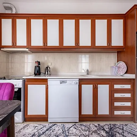 Apartment Assos Apart: Havuzlu Sitede Tamami Sizin 2 Oda 1 Salon Daire