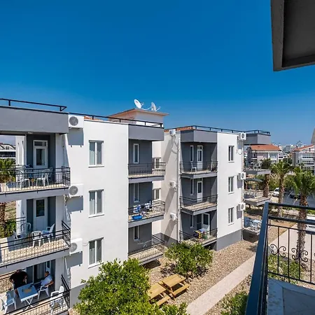 Assos Apart: Havuzlu Sitede Tamami Sizin 2 Oda 1 Salon Daire Apartment Belek