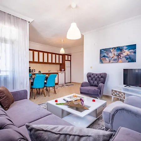 Assos Apart: Havuzlu Sitede Tamami Sizin 2 Oda 1 Salon Daire Apartment