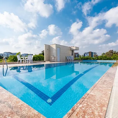 Assos Apart: Havuzlu Sitede Tamami Sizin 2 Oda 1 Salon Daire * Belek